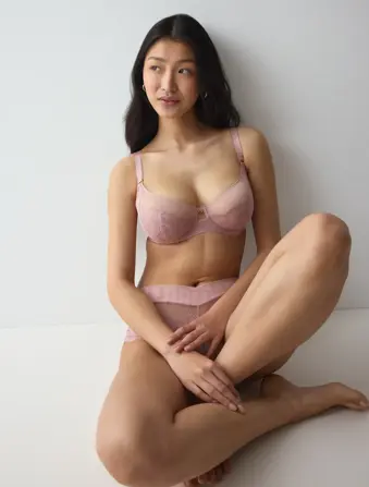 LOVE IN LACE