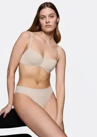 BODY MAKE-UP ILLUSION