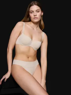 BODY MAKE-UP ILLUSION