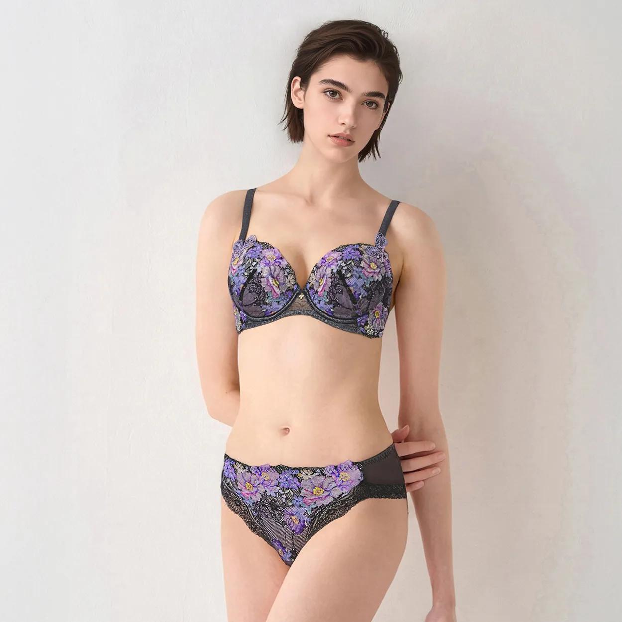 レッドレーベル バイ トリンプ0126 ブラジャー TR0126 WHU 3/4カップ