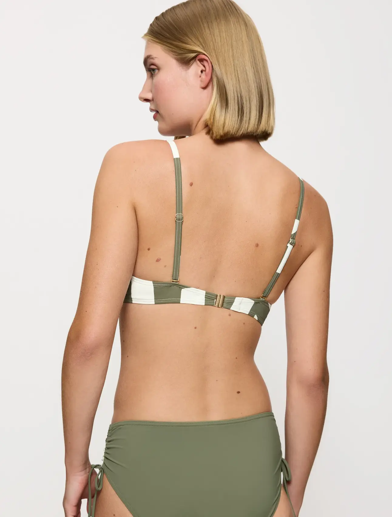 SUMMER ALLURE