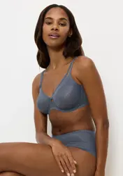 TRIUMPH SIGNATURE SHEER