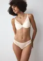 TRIUMPH SIGNATURE SHEER