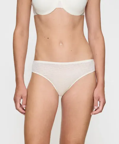 TRIUMPH SIGNATURE SHEER