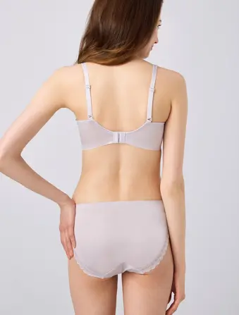 天使のブラ 魔法のハリ感636 ブラジャー
