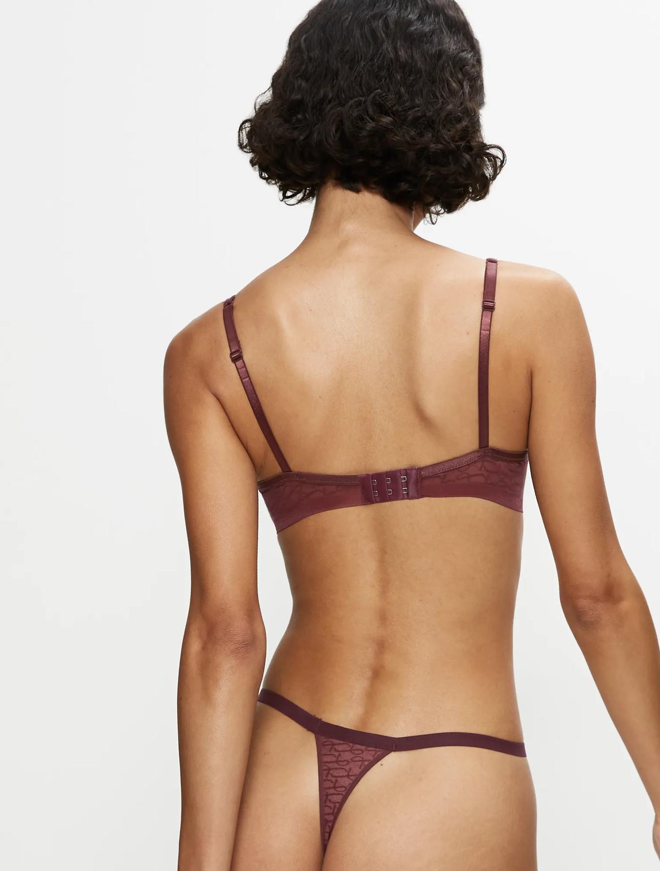 TRIUMPH SIGNATURE SHEER