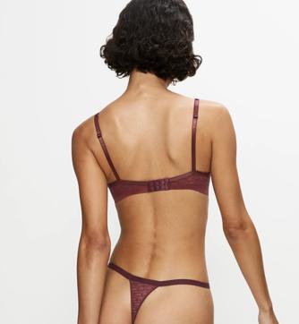 TRIUMPH SIGNATURE SHEER