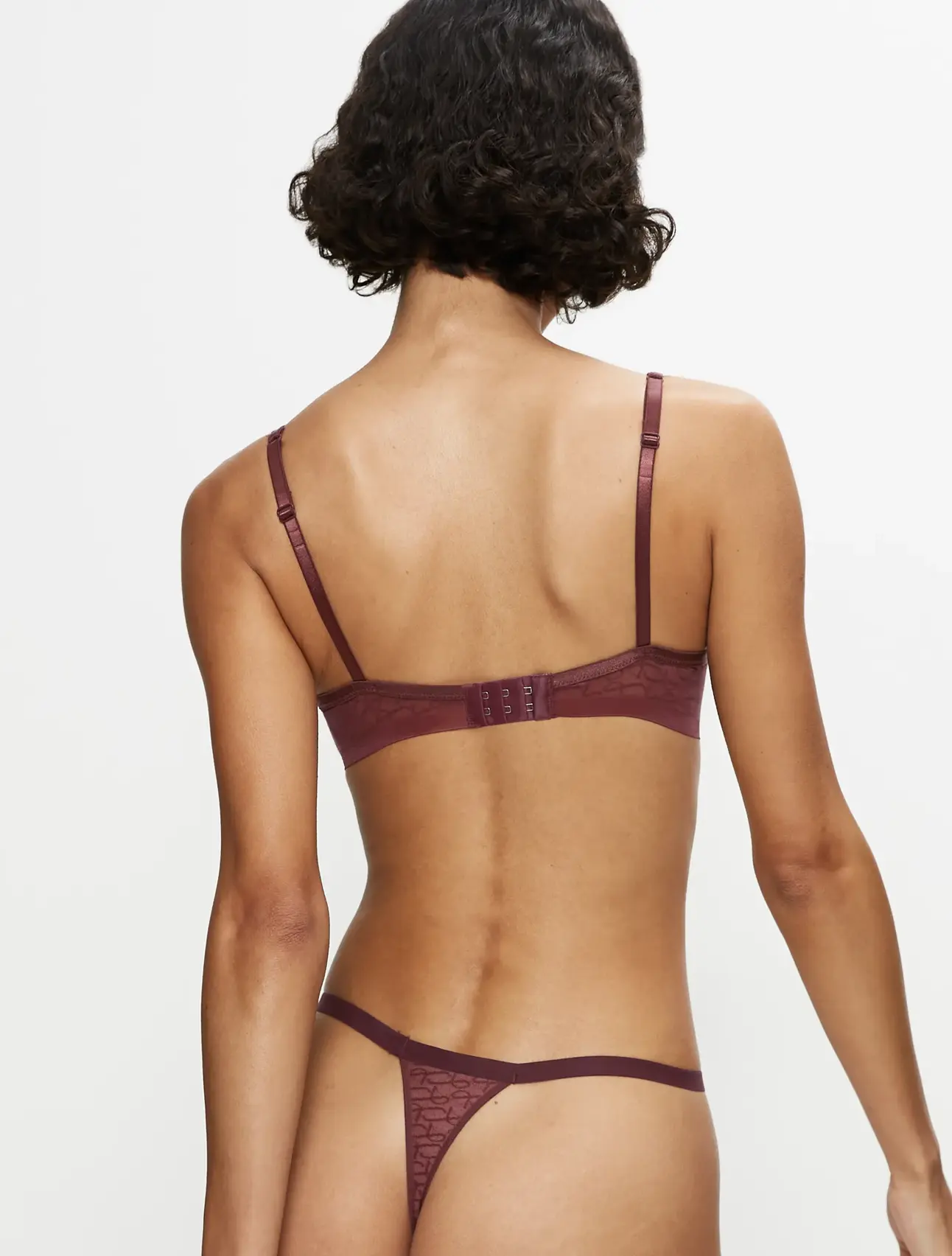 TRIUMPH SIGNATURE SHEER