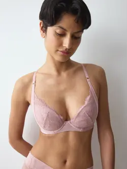 LOVE IN LACE