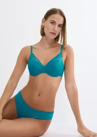 TRIUMPH SIGNATURE SHEER