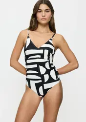 SUMMER ALLURE