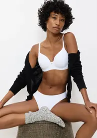 BODY MAKE-UP ESSENTIALS