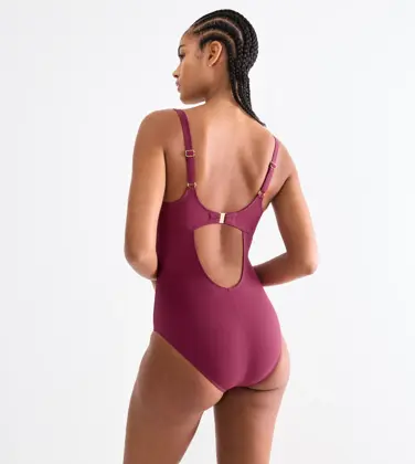 SUMMER ALLURE