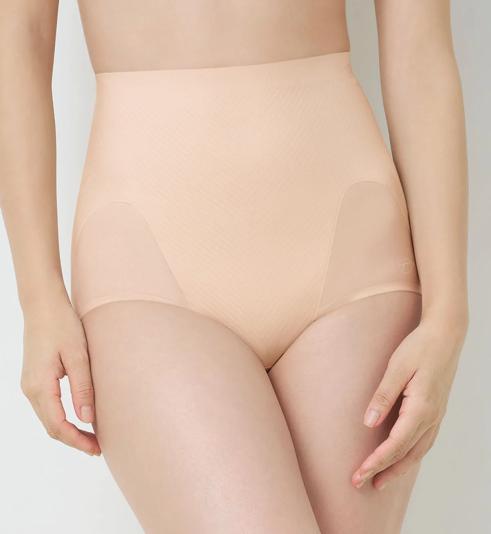 Triumph Body Make Up Illusion Curve Panty - Nude beige - Shapewear