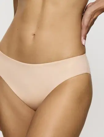 BODY MAKE-UP ESSENTIALS