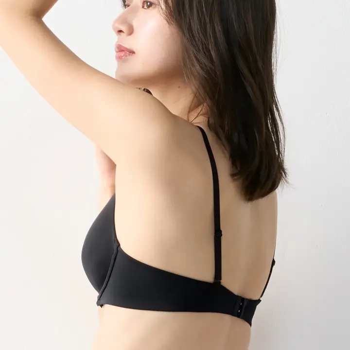 シームレスカップブラ シグネチャースムース, ブラック, model image number 3