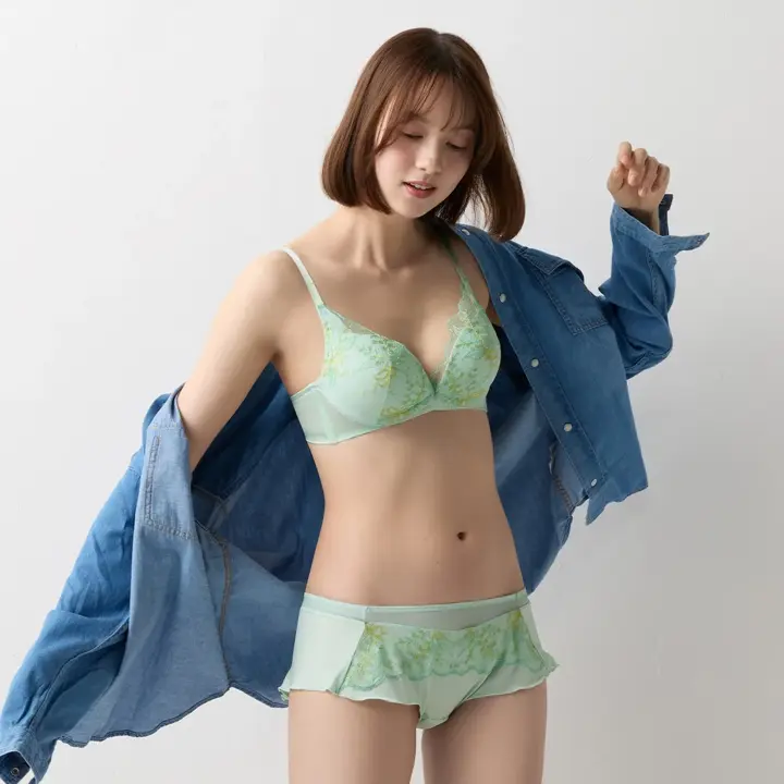 夢みるブラ ノンワイヤー ブラジャー レインボーリリー, グリーン, model image number 1