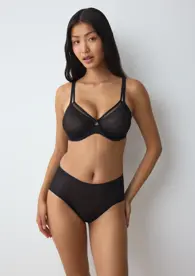 TRIUMPH SIGNATURE SHEER