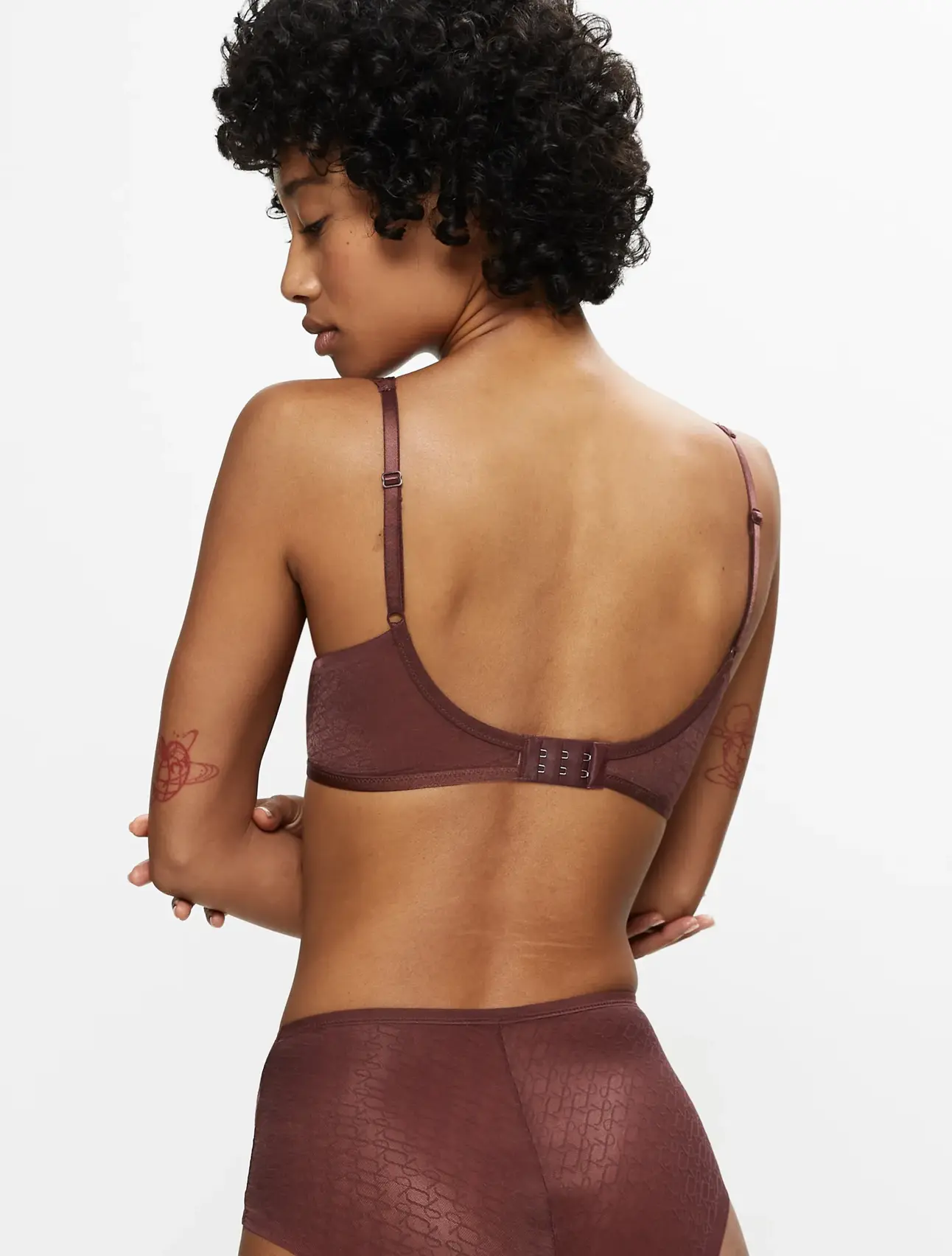 TRIUMPH SIGNATURE SHEER