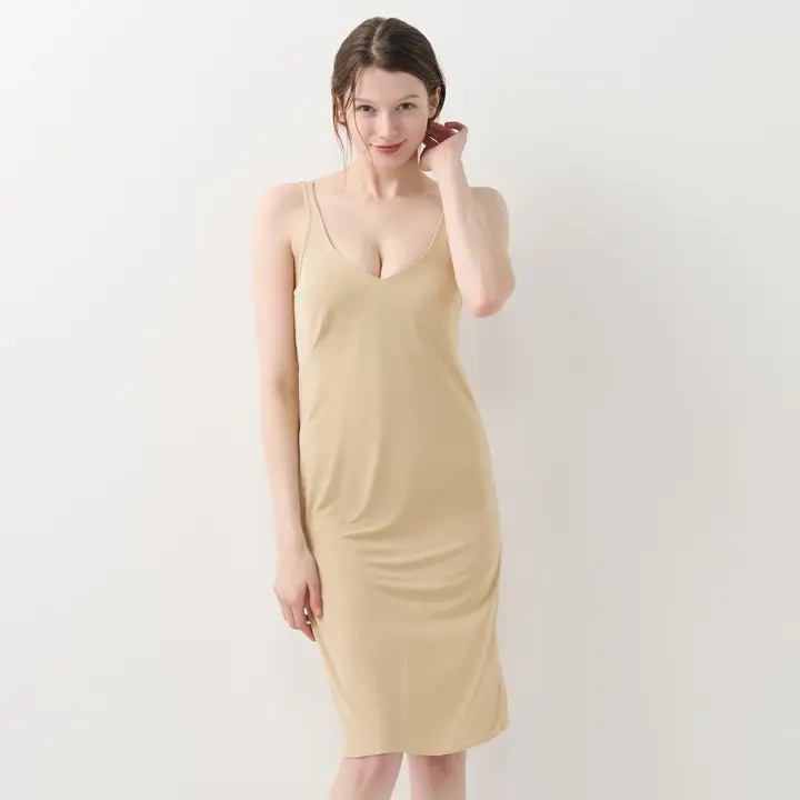 シンプルランジェリー5460 ラウンドスリップ, ベージュ, model image number 0