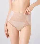 ゴールドレーベル バイ トリンプ4008 はきこみ深めショーツ, ベージュ, model image number 0