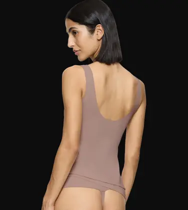 BODY MAKE-UP ILLUSION