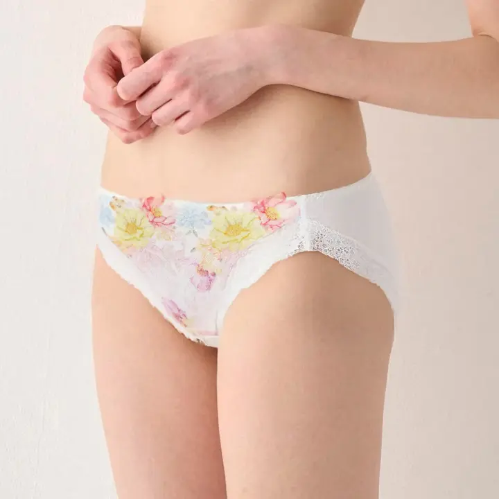 レッドレーベル バイ トリンプ0126 レギュラーショーツ, ホワイト, model image number 4