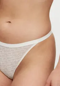 TRIUMPH SIGNATURE SHEER