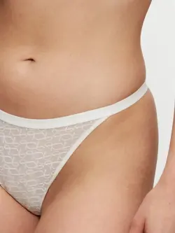 TRIUMPH SIGNATURE SHEER