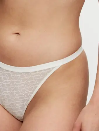 TRIUMPH SIGNATURE SHEER