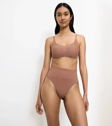 TRIUMPH SOFT SCULPT