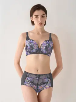 レッドレーベル バイ トリンプ