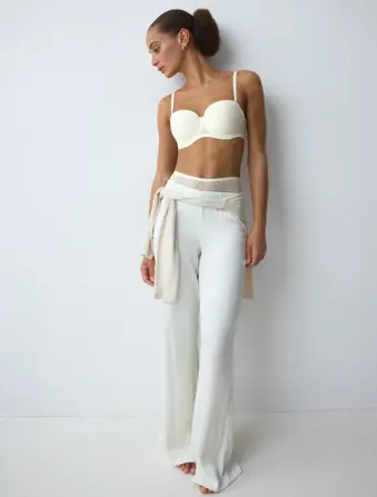 TRIUMPH SIGNATURE SHEER