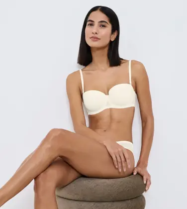 TRIUMPH SIGNATURE SHEER