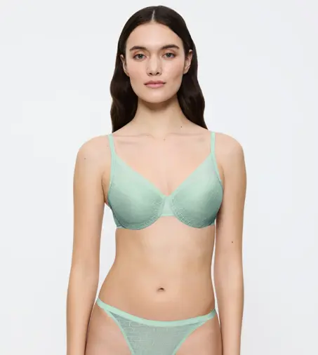 TRIUMPH SIGNATURE SHEER