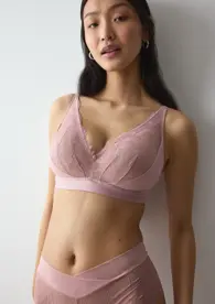 LOVE IN LACE