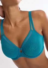 TRIUMPH SIGNATURE SHEER
