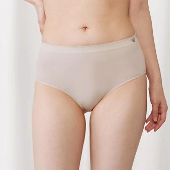SO COMFORTABLE7610 はきこみ深めショーツ, ホワイト, model image number 0