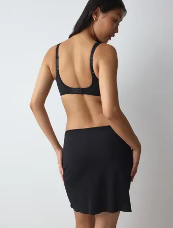 BODY MAKE-UP
