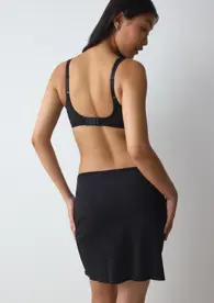 BODY MAKE-UP