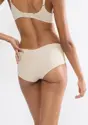 BODY MAKE-UP ILLUSION